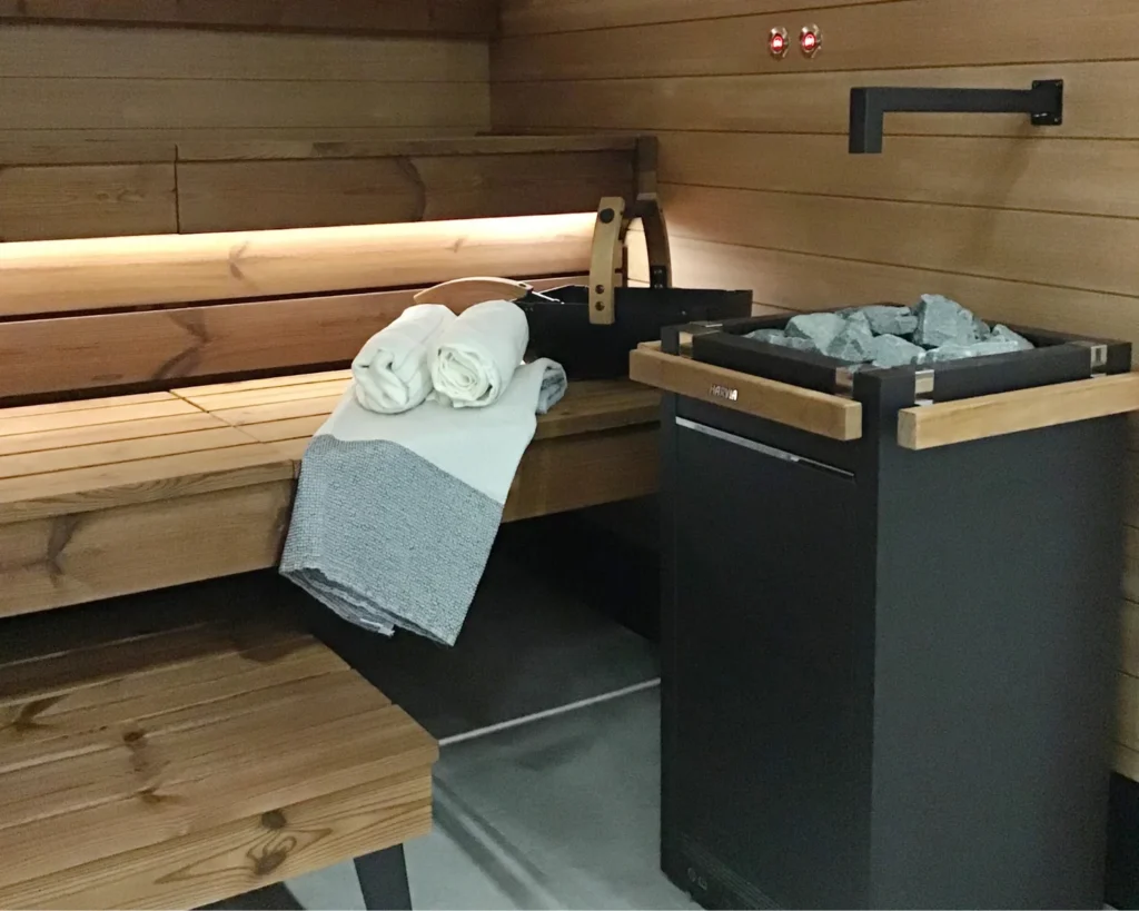 HarviaVirta HL11 safety railing standing angles view